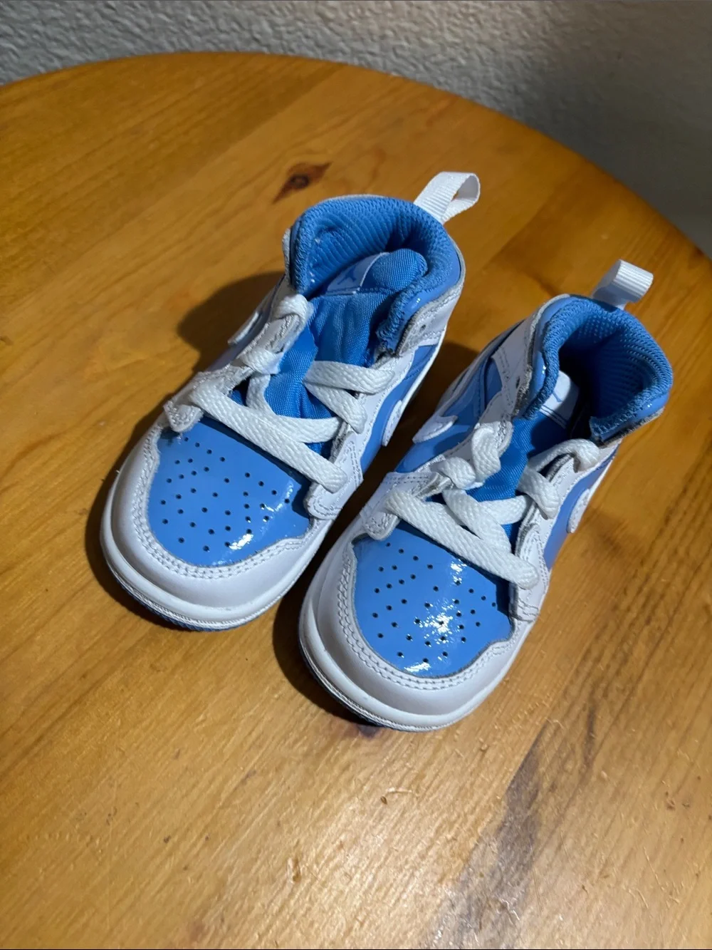 Nike Kids Blue and White Athletic Sneakers 5C